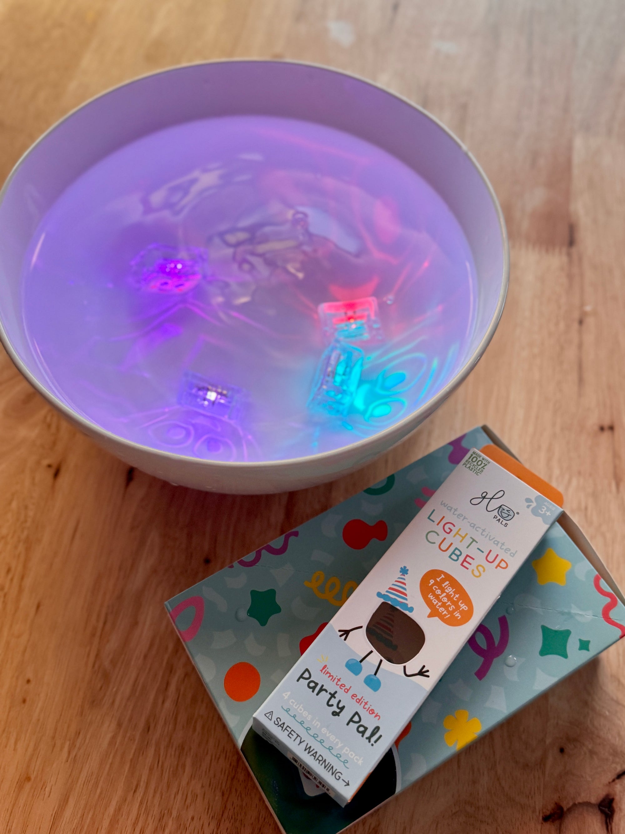 Glo Pals Light-Up Cubes