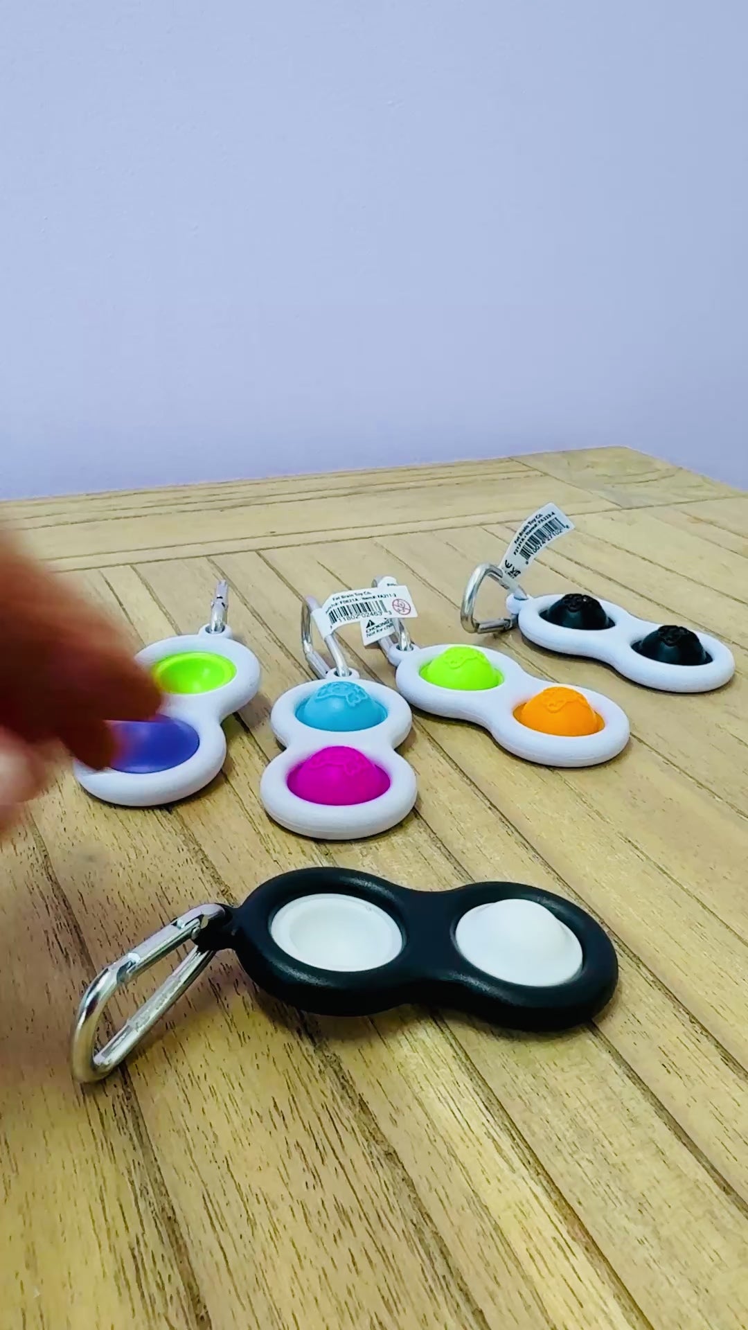 a video demonstration of the Fat Brain Simpl Dimpl Fidget